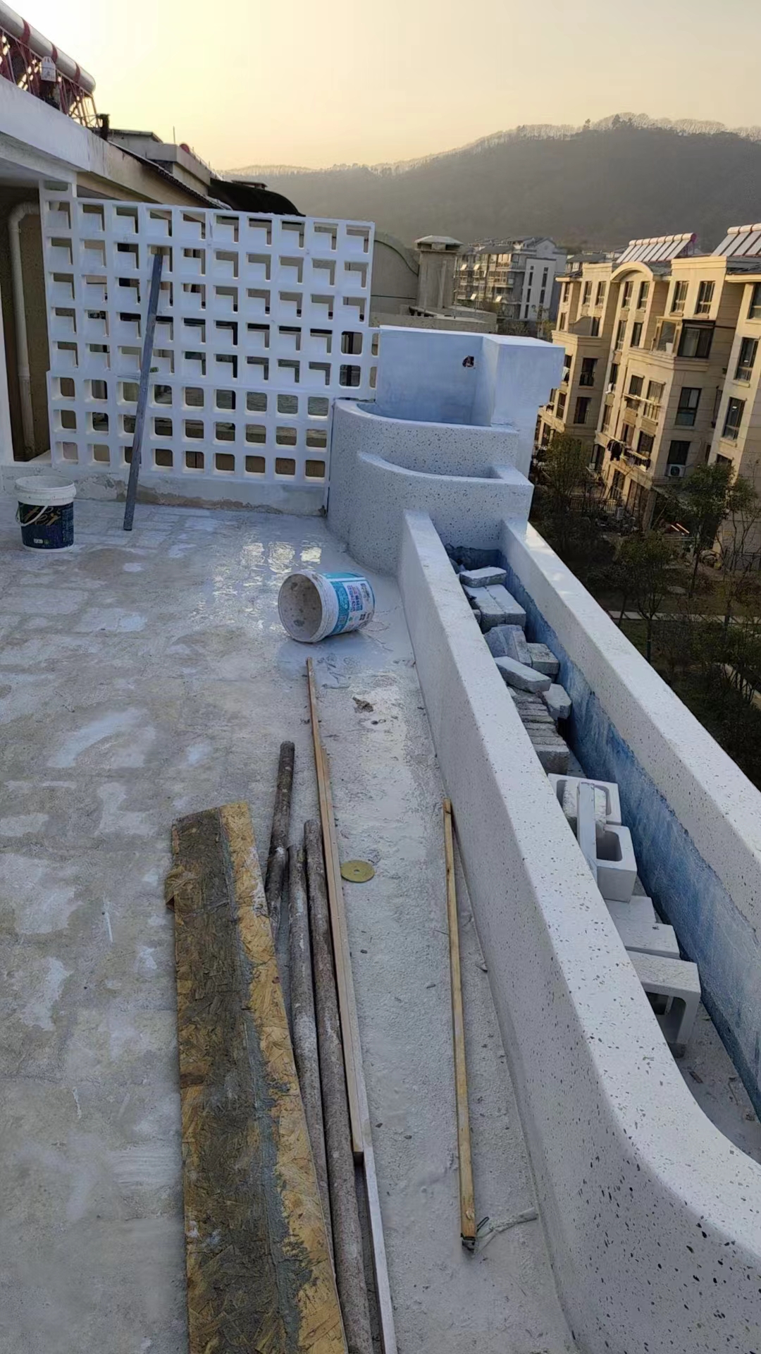 无机水磨石室外景观坐凳案例